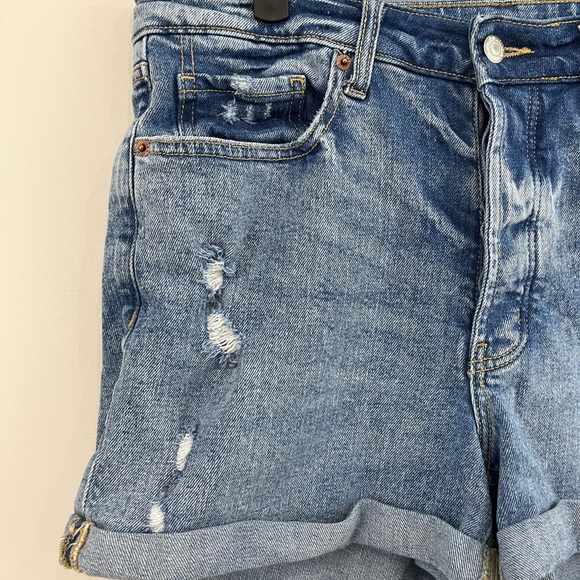 Old Navy OG Alma Clean 3” Medium Jean Shorts - Picture 2 of 7